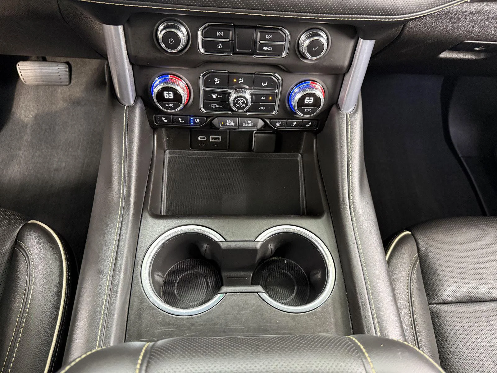 Used 2021 White GMC SLT image 19