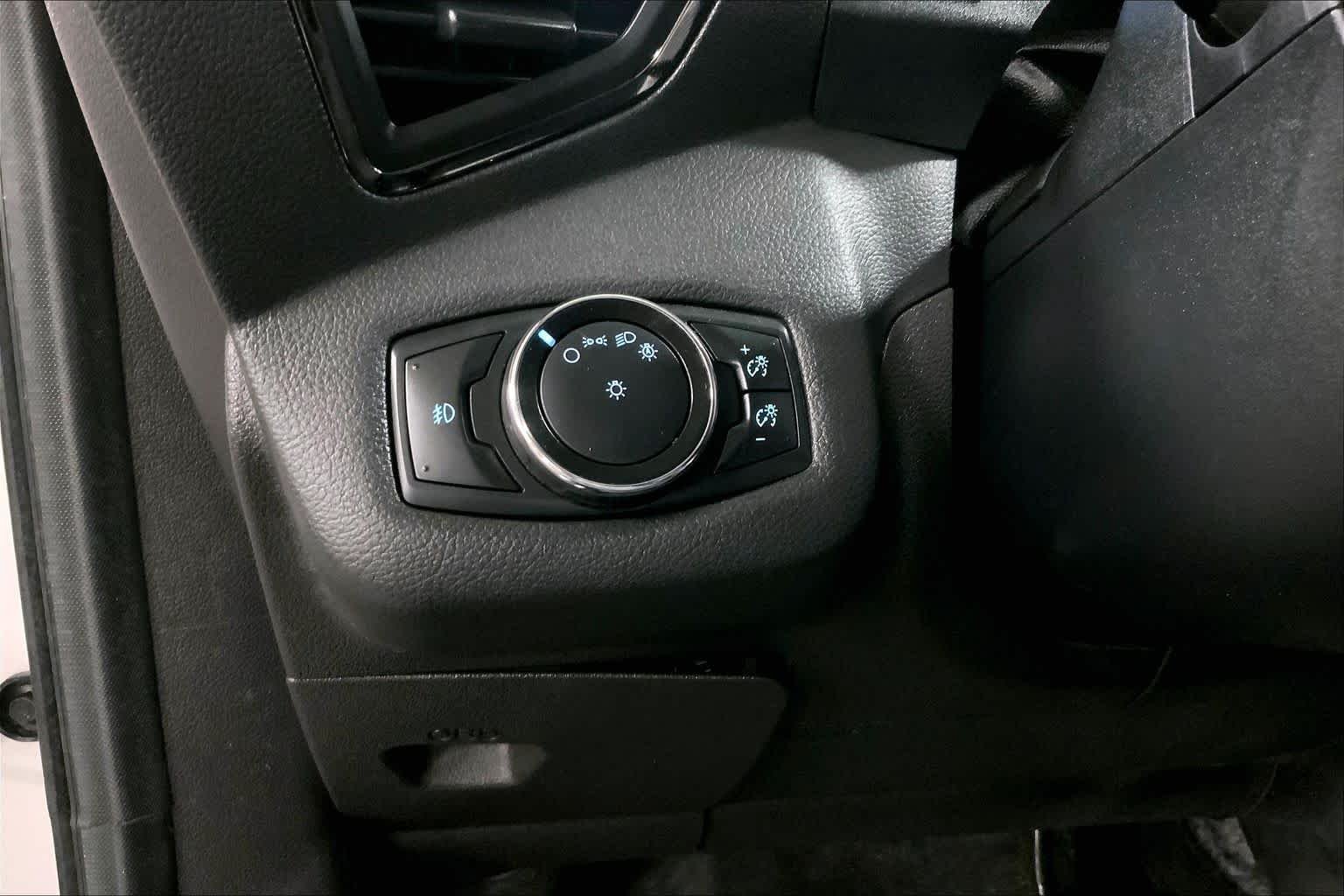 Used 2014 White Platinum Metallic Tri-Coat Ford Titanium image 35