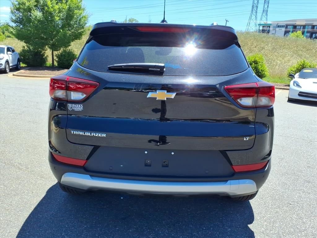 New 2026 Mosaic Black Metallic Chevrolet LT image 29