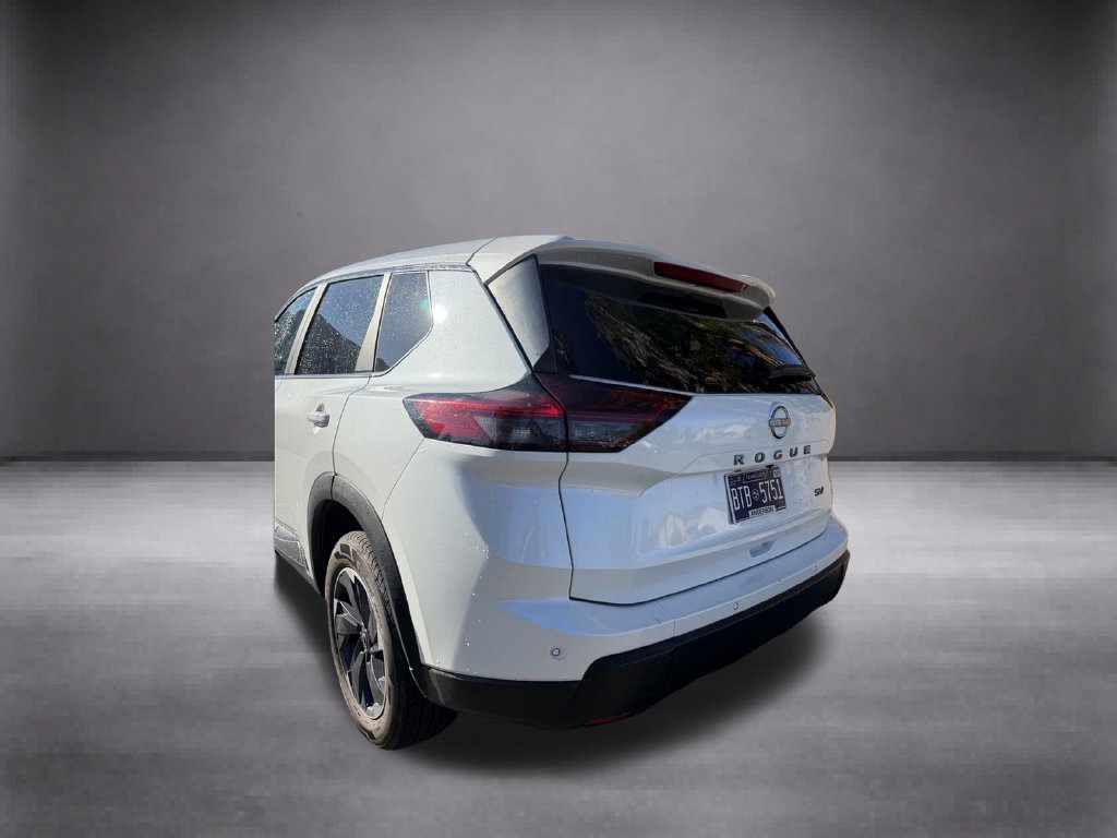 Used 2024 White/off-white Nissan SV image 11