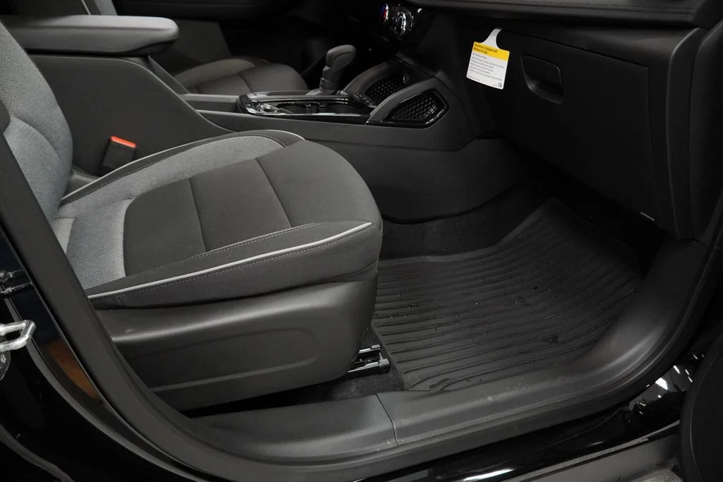 New 2026 Mosaic Black Metallic Chevrolet LT image 29