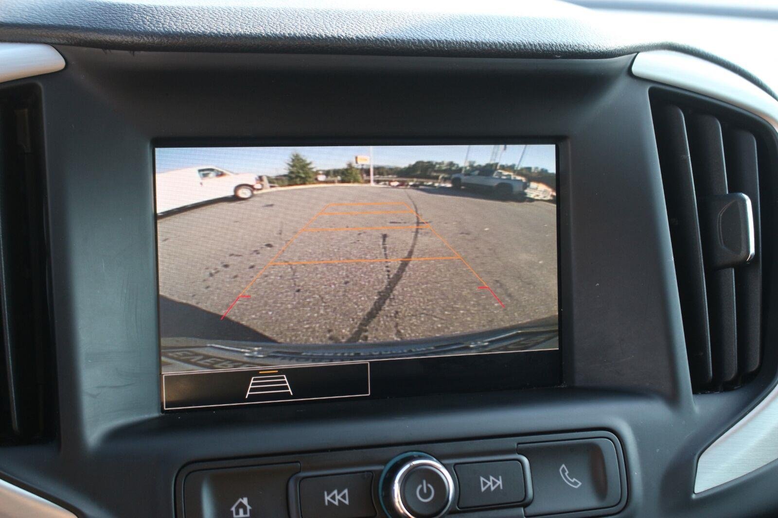 Used 2024 Sterling Metallic GMC SLE image 25