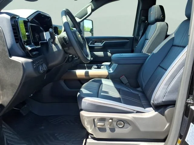 New 2026 Black Chevrolet High Country image 17