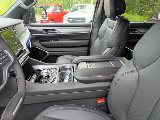 New 2026 Fathom Blue Pearlcoat Jeep Limited Reserve image 12