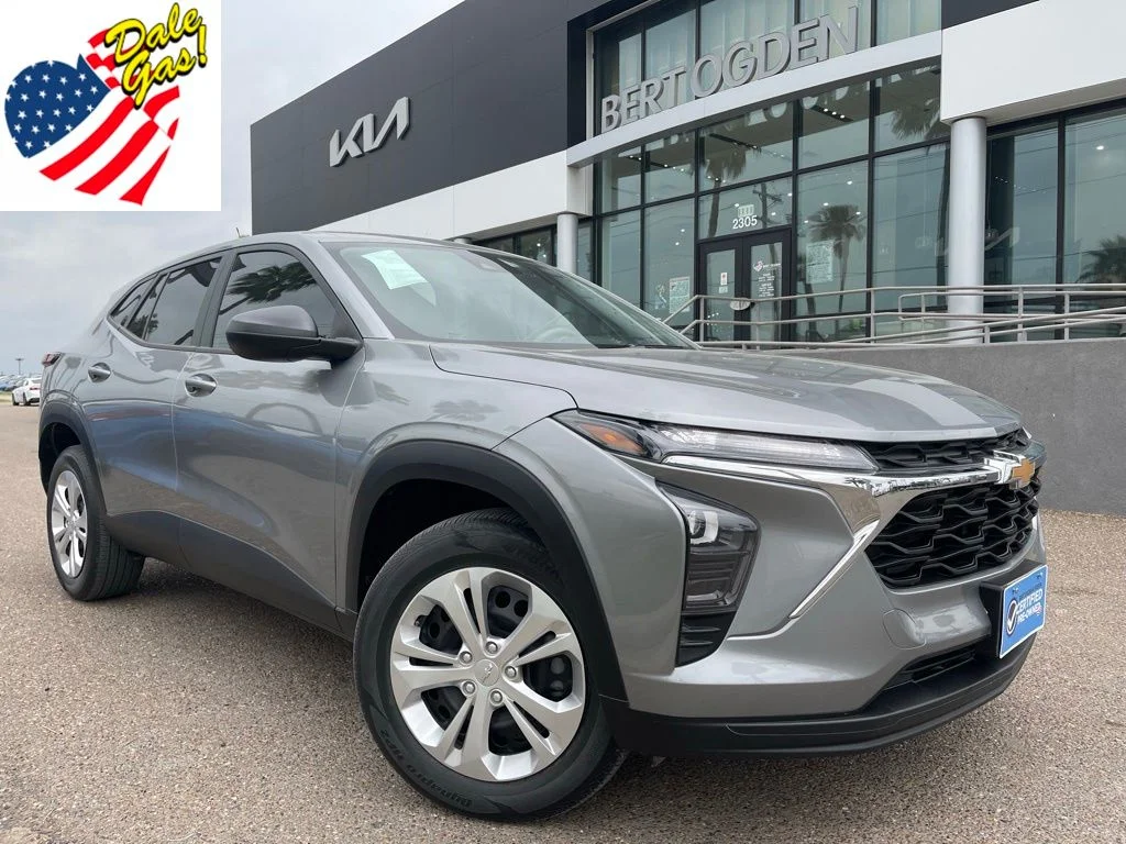 2024 Chevrolet Trax LS's photo