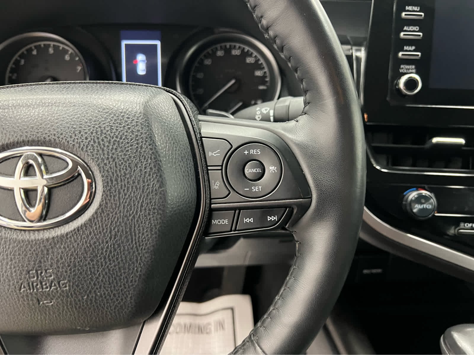 Used 2024 Ice Cap Toyota SE image 8