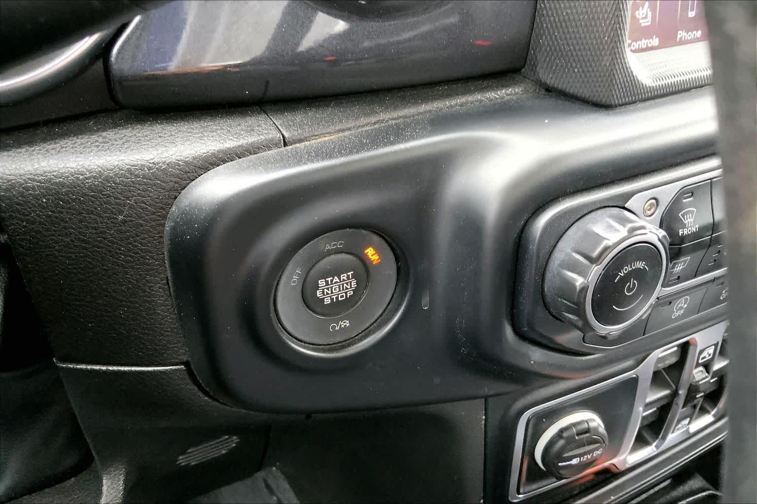 Used 2022 Hydro Blue Pearlcoat Jeep Altitude image 35