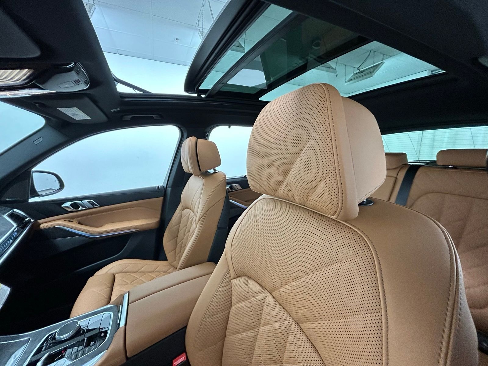 New 2026 Black Sapphire Metallic BMW xDrive40i image 50