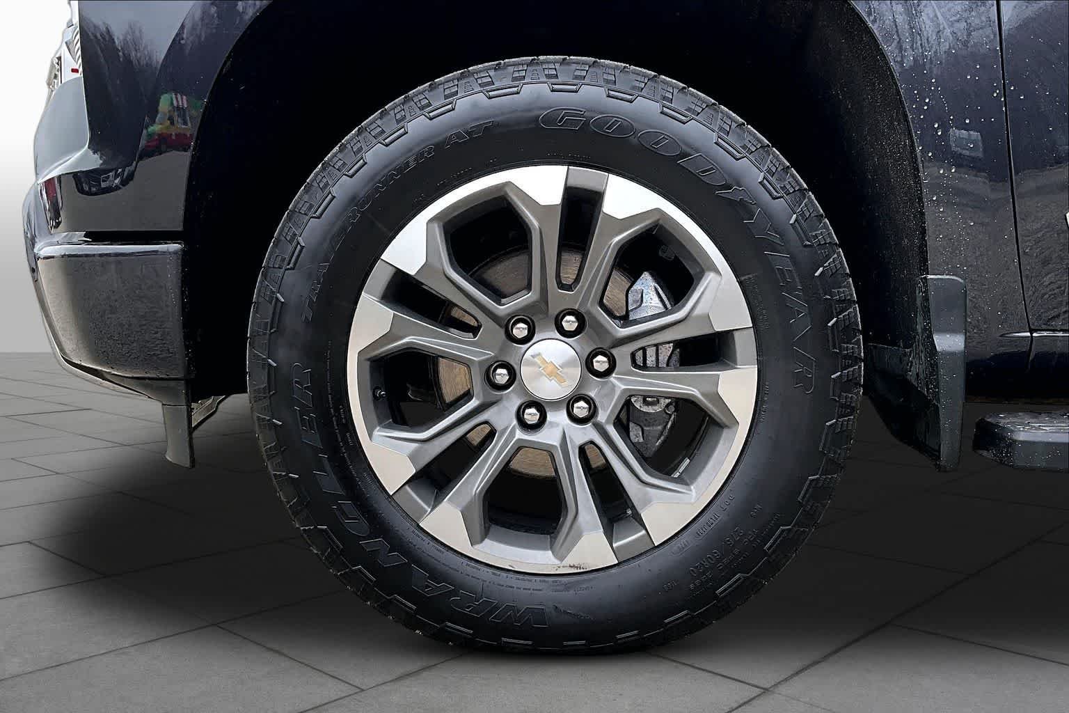 Used 2023 Dark Ash Metallic Chevrolet High Country image 11