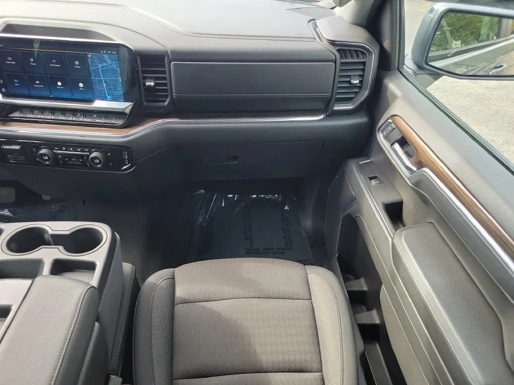 Used 2025 Gray Chevrolet LT image 16