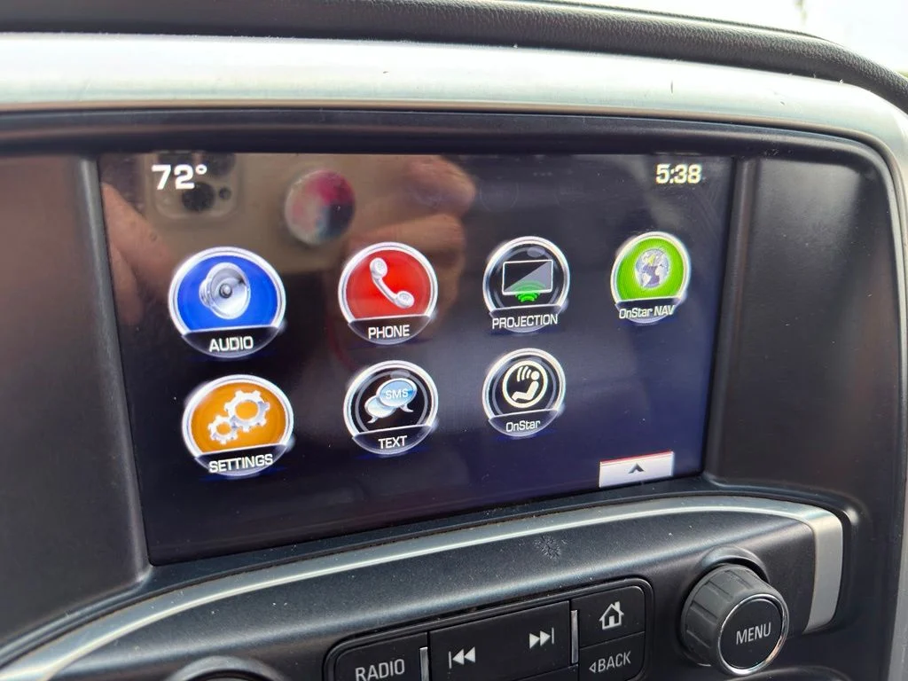 Used 2016 White GMC SLT image 40