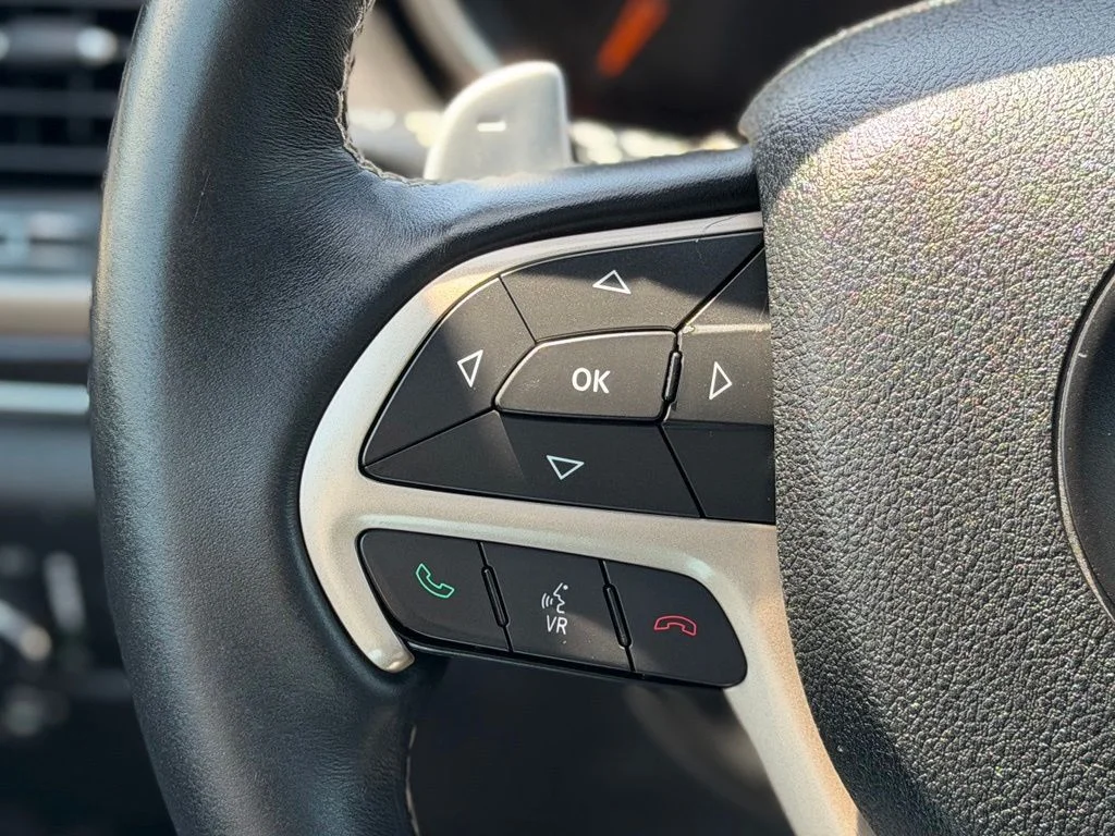 Used 2017 Red Jeep Limited image 13