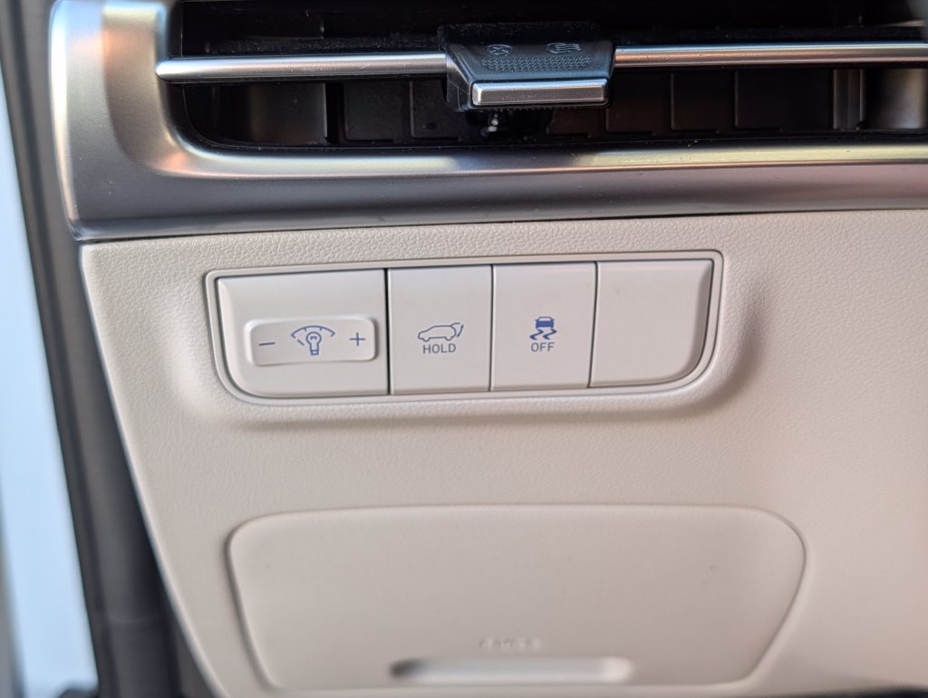 Used 2026 White Hyundai SEL image 32