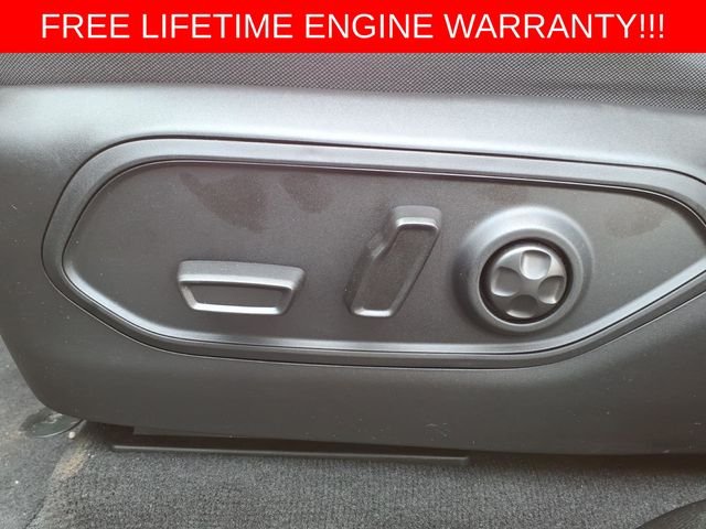 New 2026 Silver Zynith Exterior Paint Jeep Altitude image 15