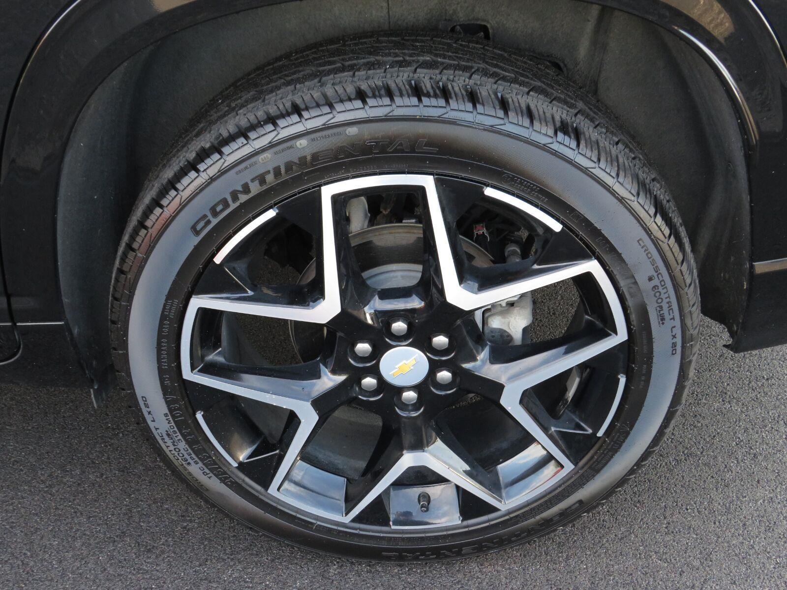 Used 2026 Mosaic Black Metallic Chevrolet AWD High Country image 18