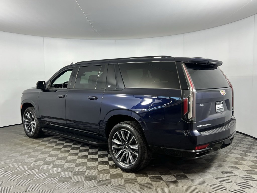 2022 Cadillac Escalade ESV Sport photo 2