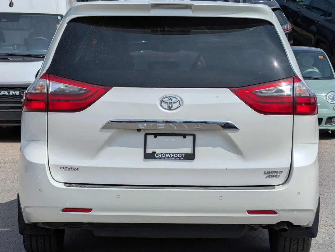 Used 2020 White Toyota XLE - - AWD - 3.5L V6 - Adaptive Cruise Control - Forward Collision Warning & More! image 7