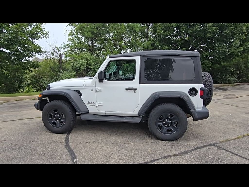 Used 2018 White Jeep Sport image 5
