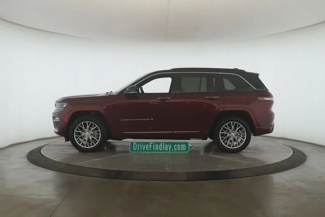 Used 2024 Red Jeep Summit image 9