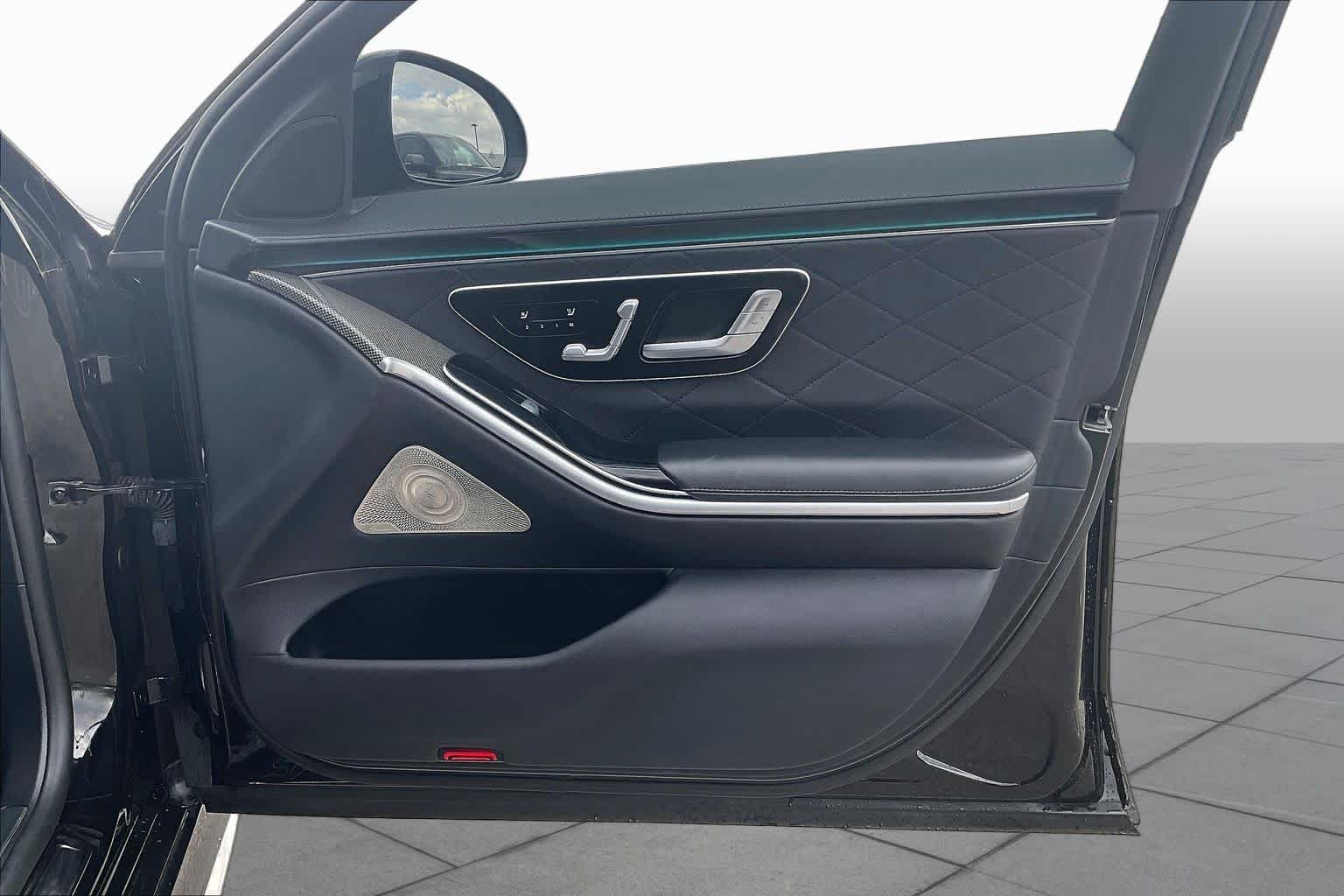 Used 2023 Obsidian Black Mercedes-Benz S 580 image 21