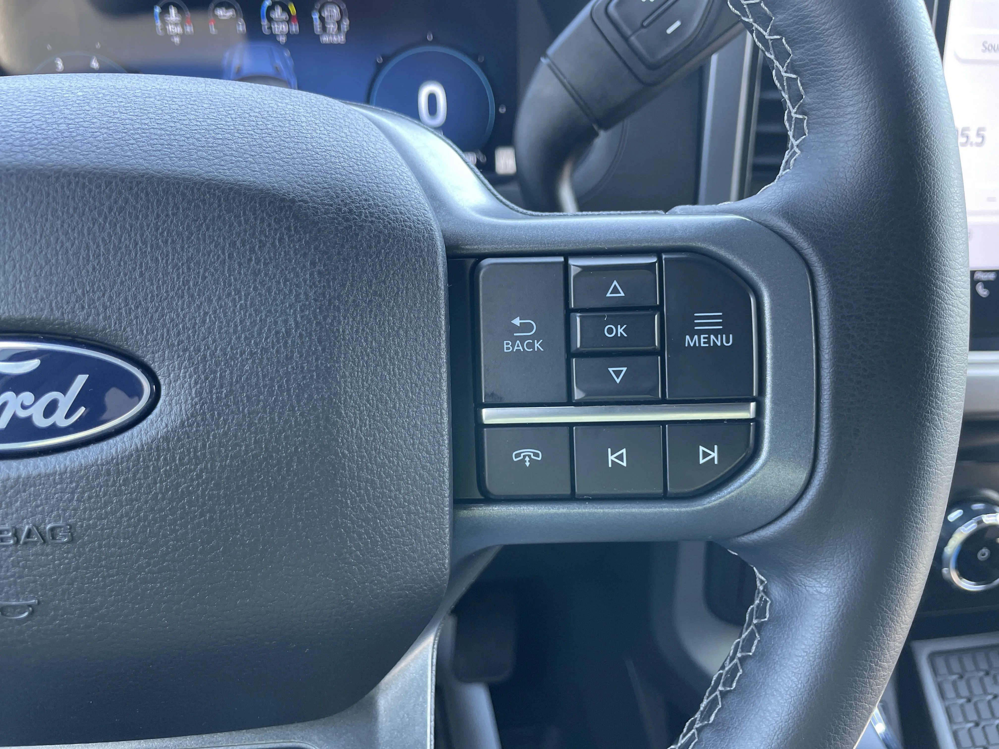 Used 2024 Oxford White Ford XLT image 26