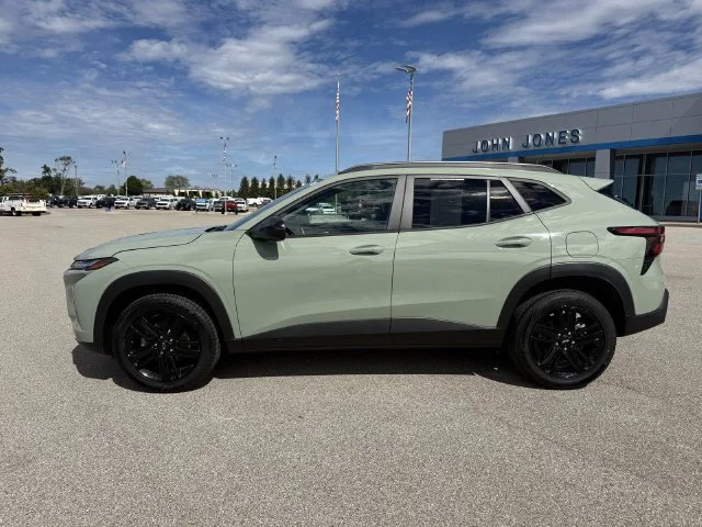 Used 2024 Cacti Green Chevrolet ACTIV image 8