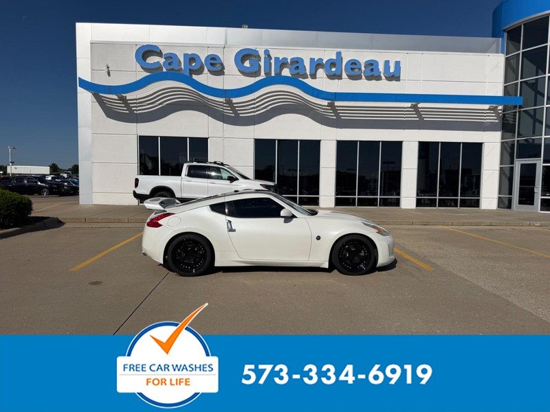 2014 Nissan 370Z Coupe Touring 7AT's photo