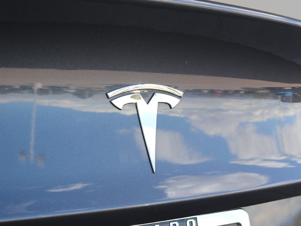 Used 2022 Silver Tesla Long Range image 32