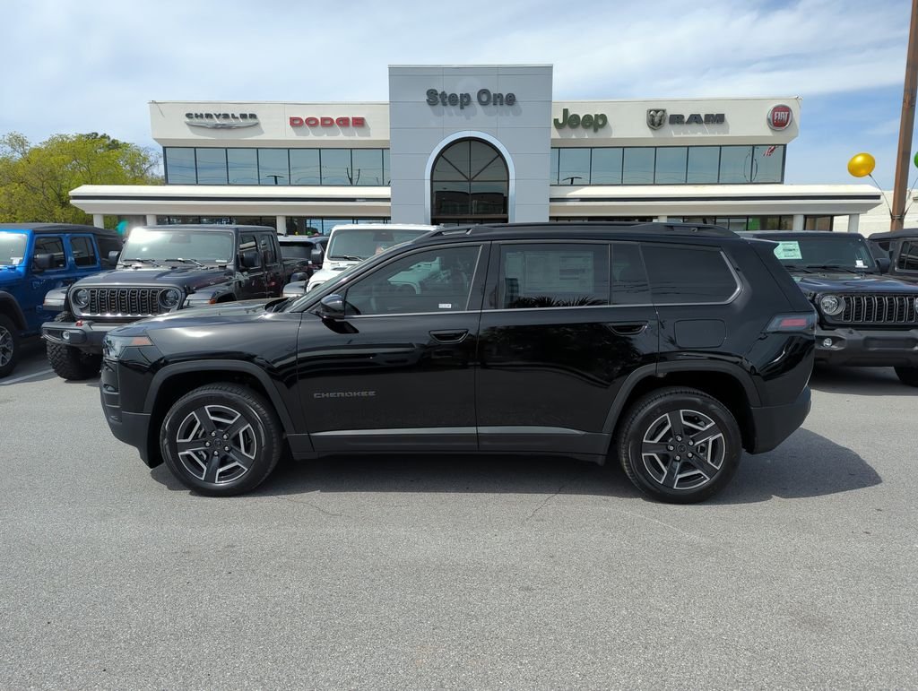 New 2026 Diamond Black Crystal Pearl-Coat Exterior Paint Jeep Limited image 8