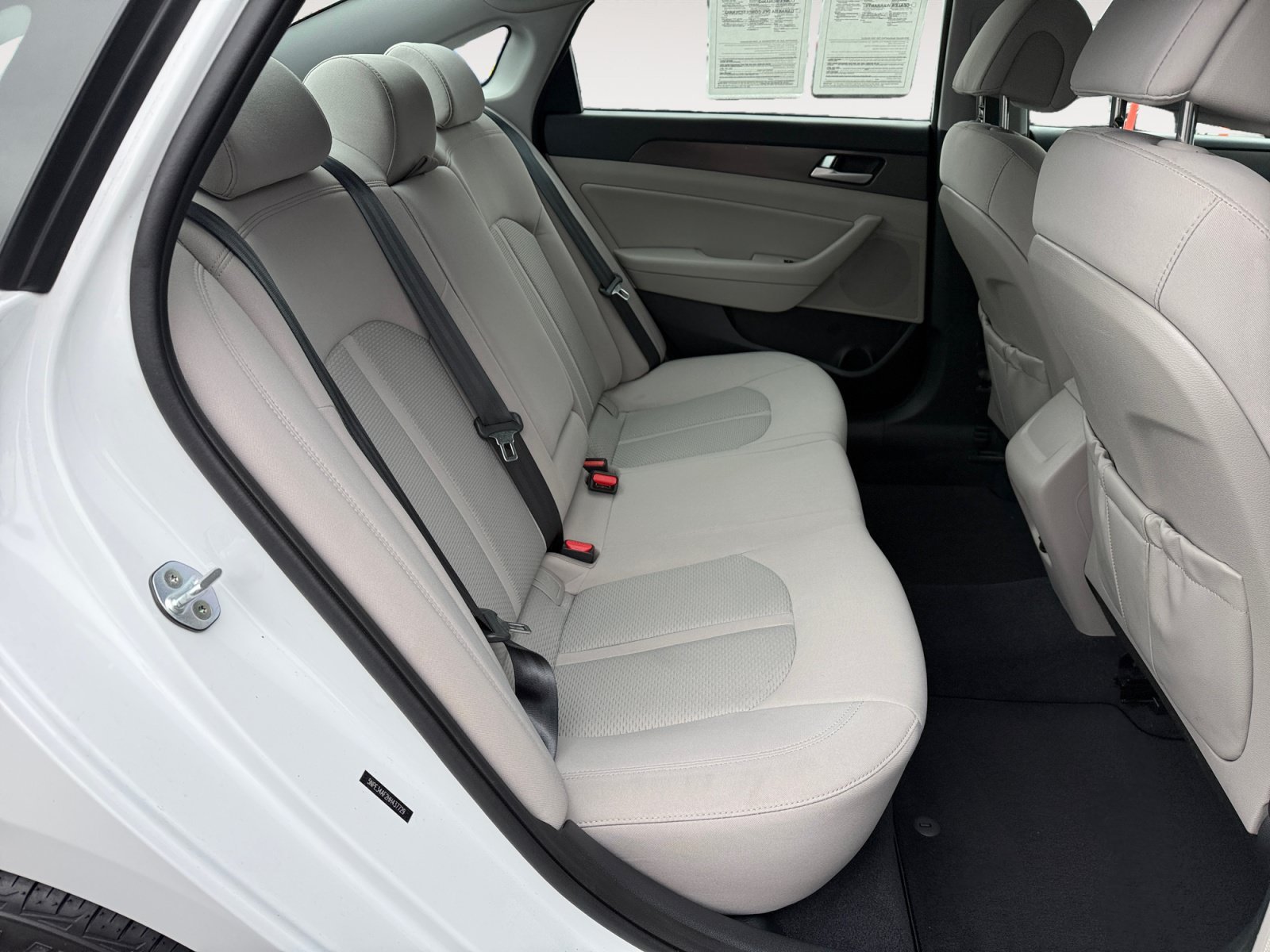 Used 2017 Quartz White Pearl Hyundai Sport image 18