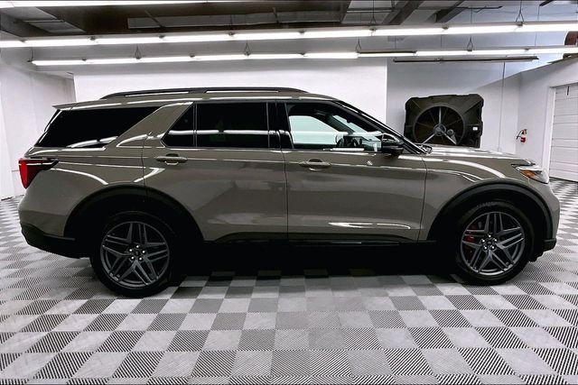2026 Ford Explorer ST - Photo 15