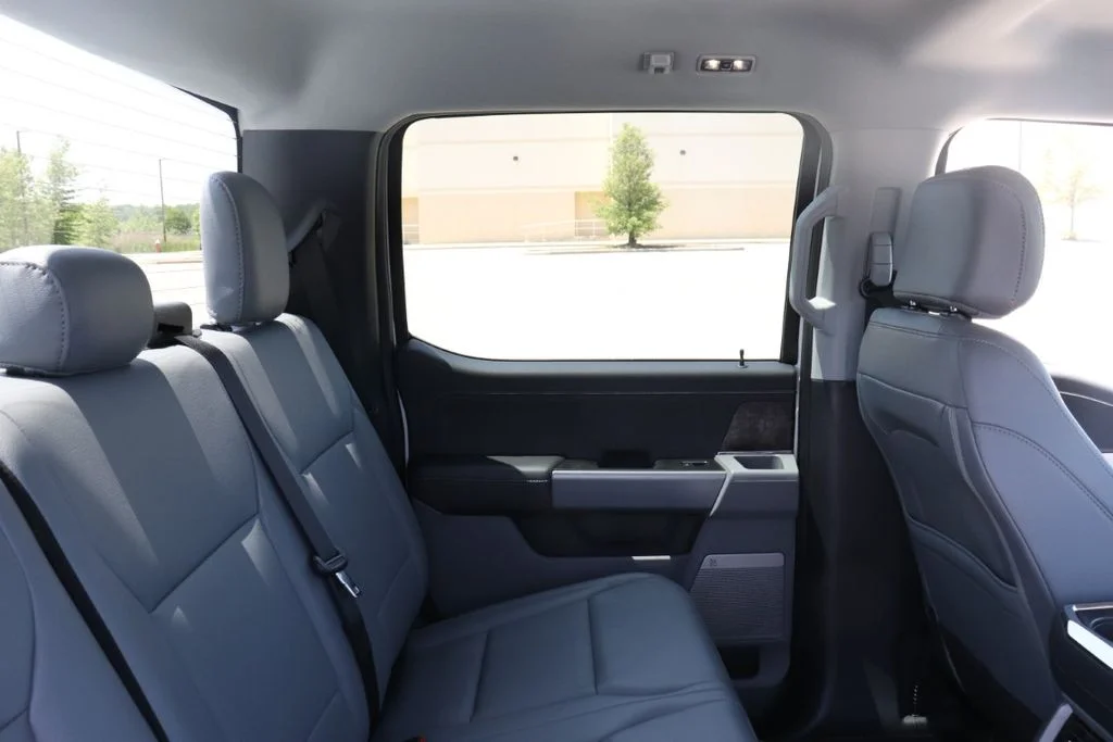 2025 Ford F-150 Lightning Flash - Photo 15