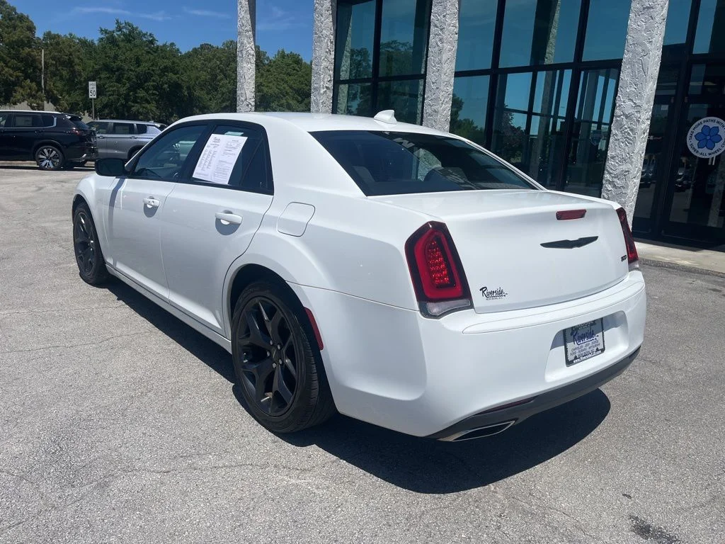 Used 2021 White Chrysler Touring image 2