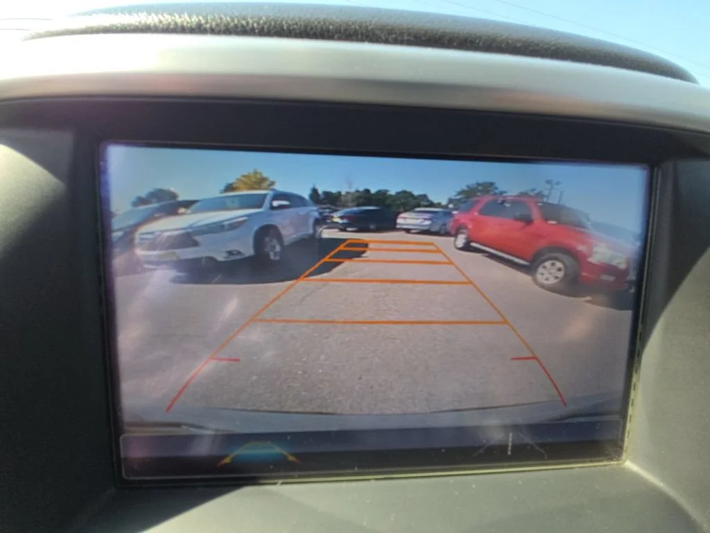 Used 2017 QUICKSILVER METALLIC GMC SLT image 16