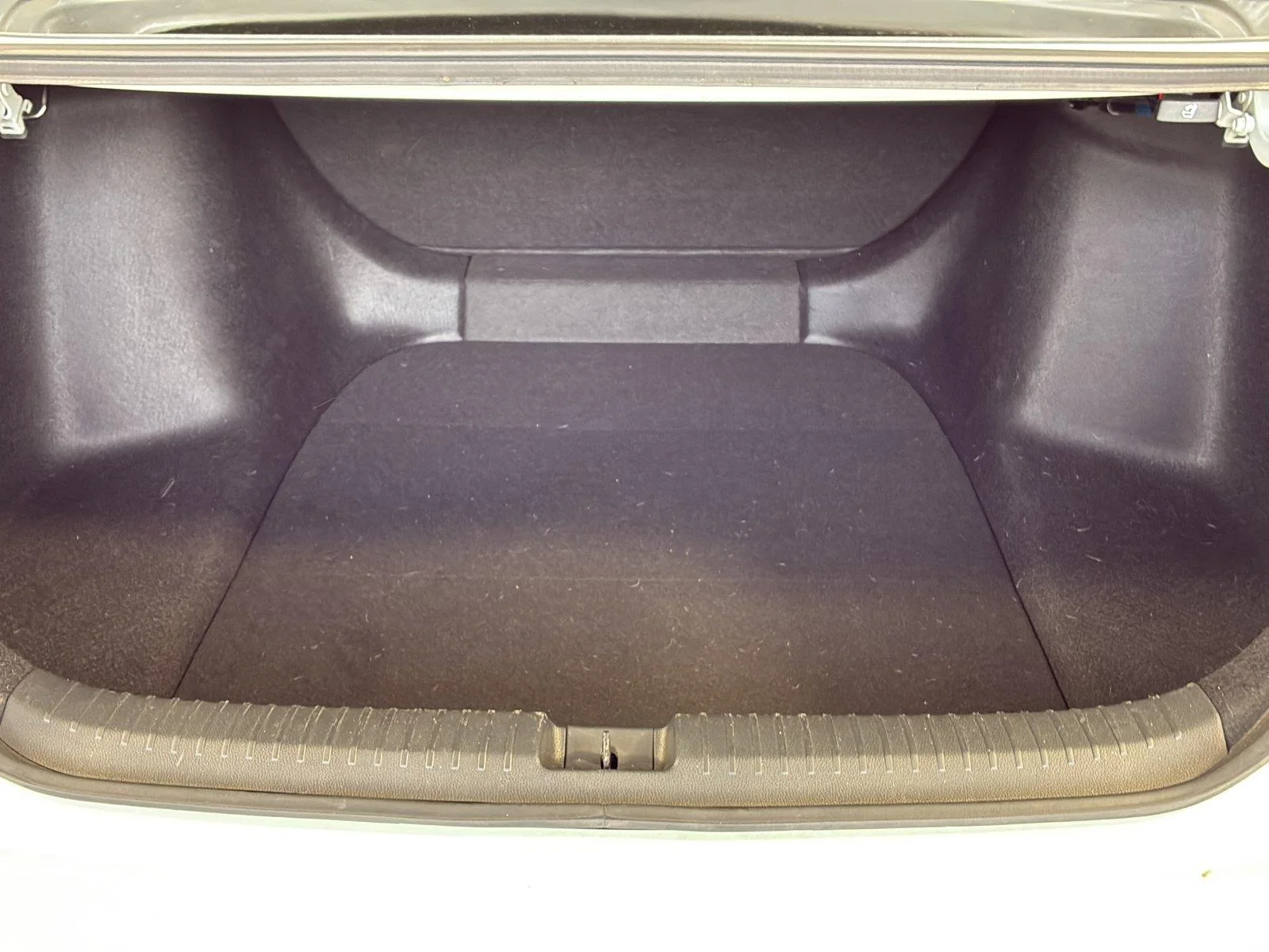 Used 2024 Platinum White Pearl Honda LX image 14