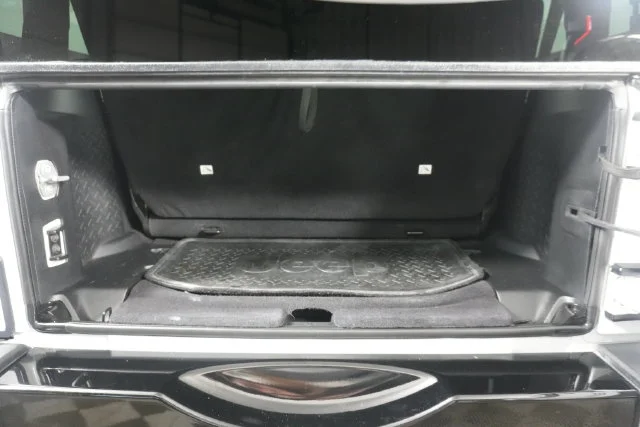 Used 2015 Bright White Clearcoat Jeep Sport image 21