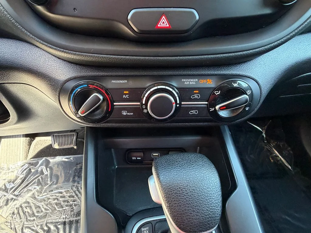 2024 Kia Soul LX - Photo 26
