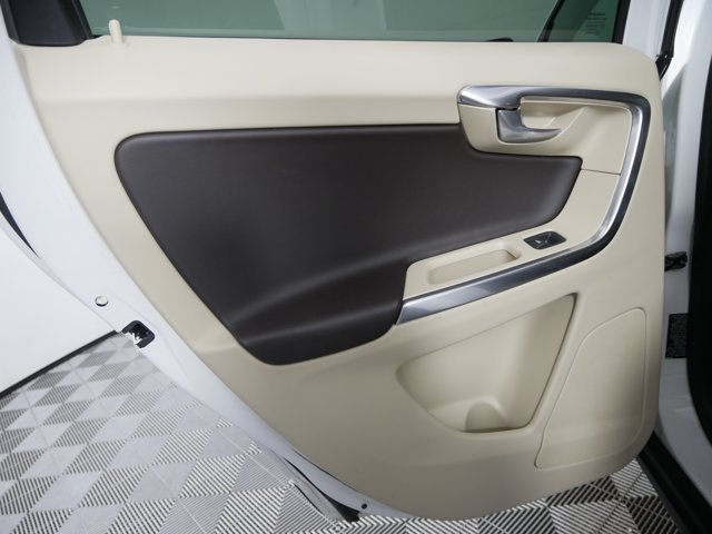 Used 2013 Ice White Volvo T6 w/ Platinum Pkg & Climate Pkg image 12