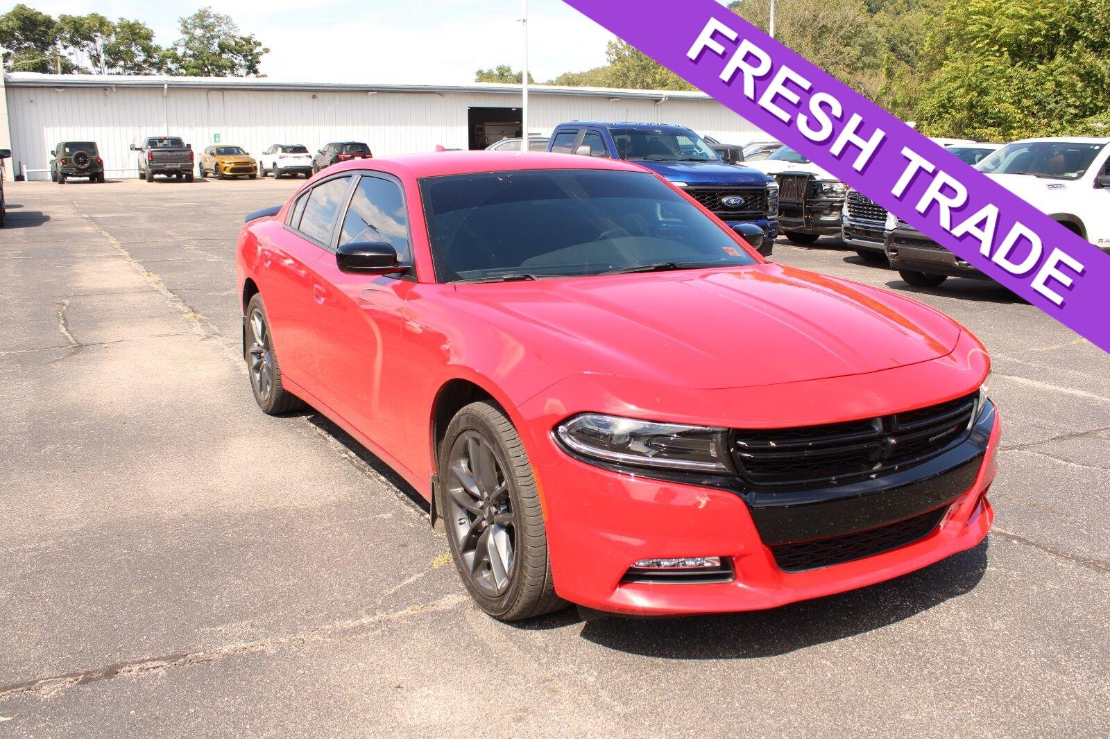 Used 2023 Torred Clearcoat Dodge SXT image 1