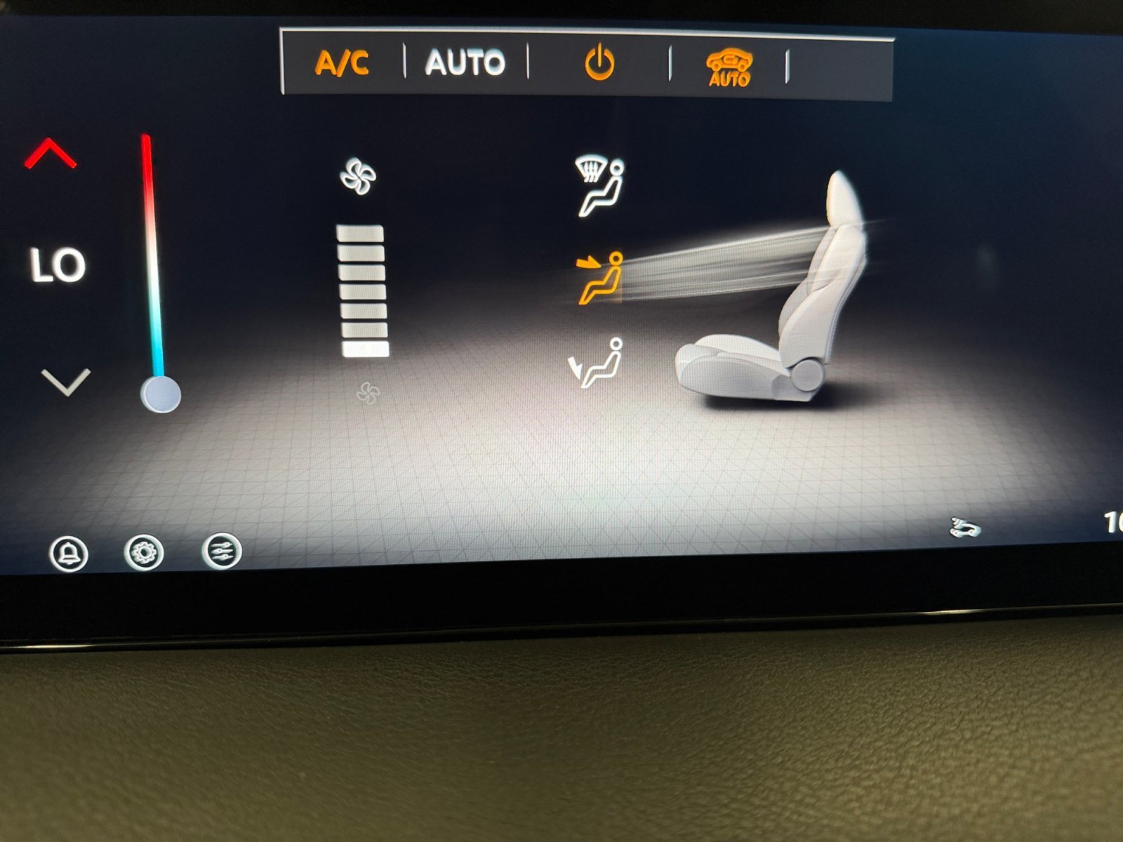 2026 Nissan Sentra SR - Photo 18