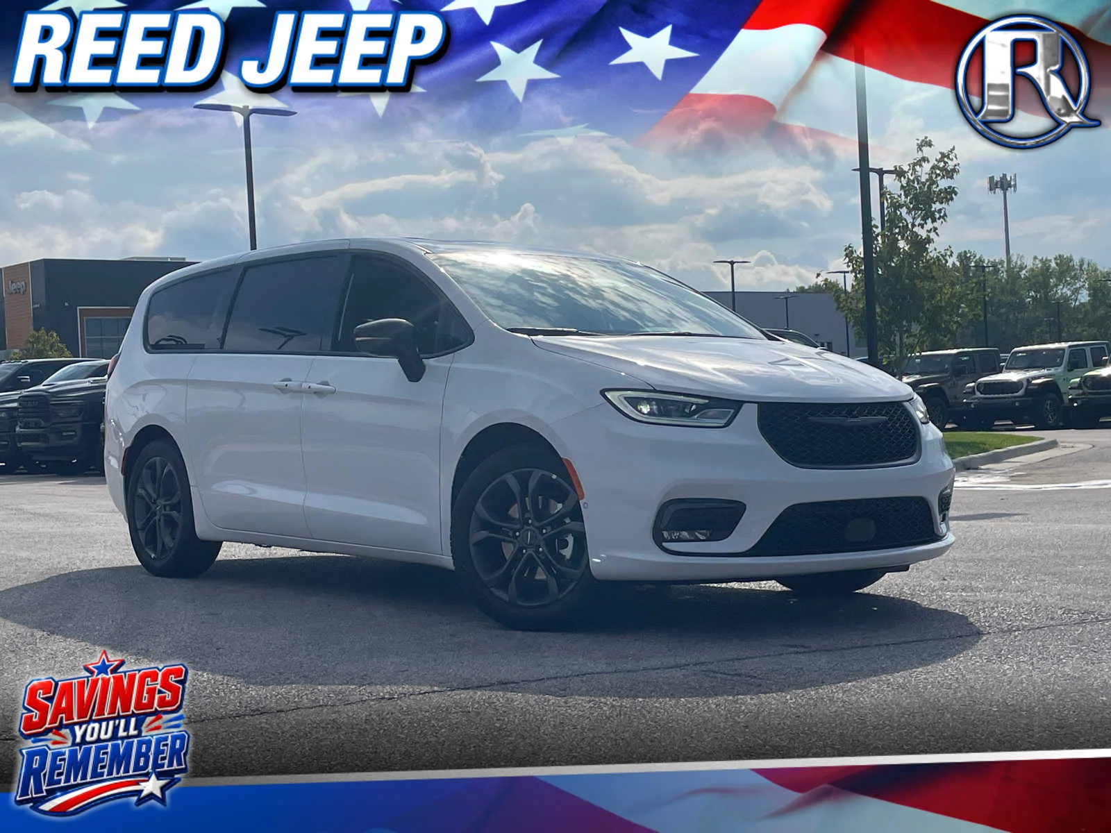 2026 Chrysler Pacifica Select's photo