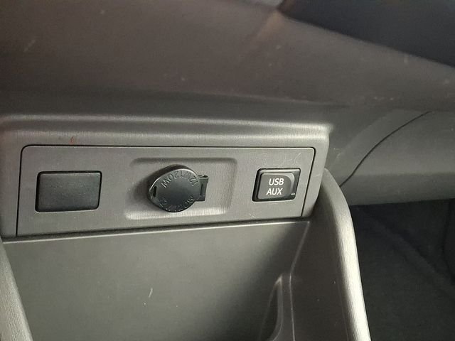 Used 2014 Silver Toyota Three image 29