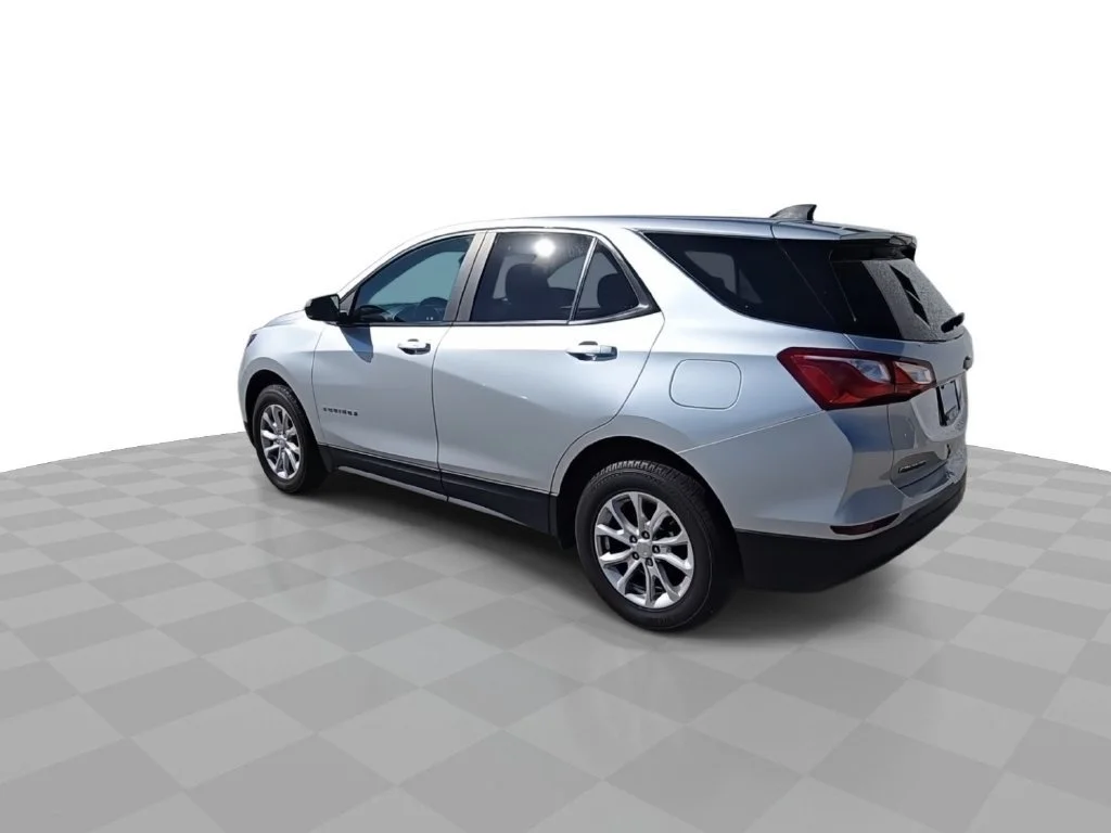 2020 Chevrolet Equinox LS - Photo 6