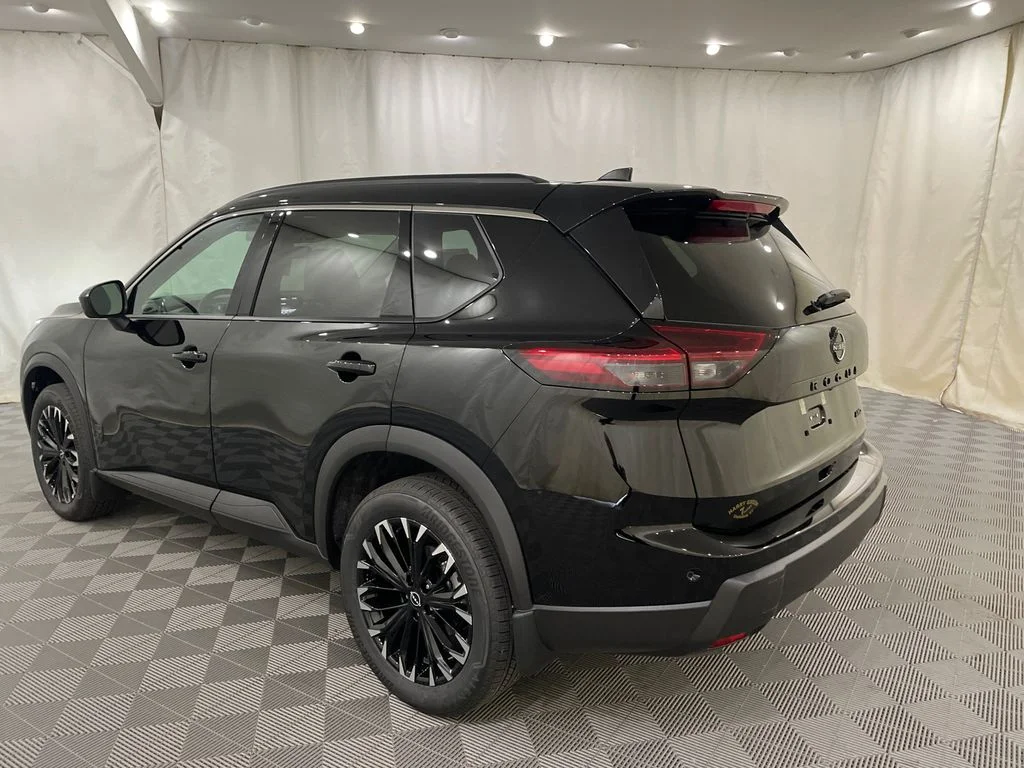 2026 Nissan Rogue Dark Armor - Photo 8