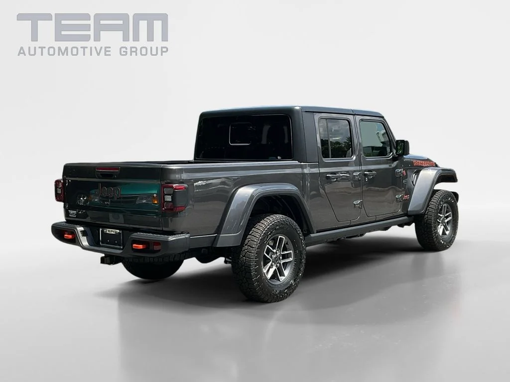 Used 2025 Gray Jeep Mojave image 7