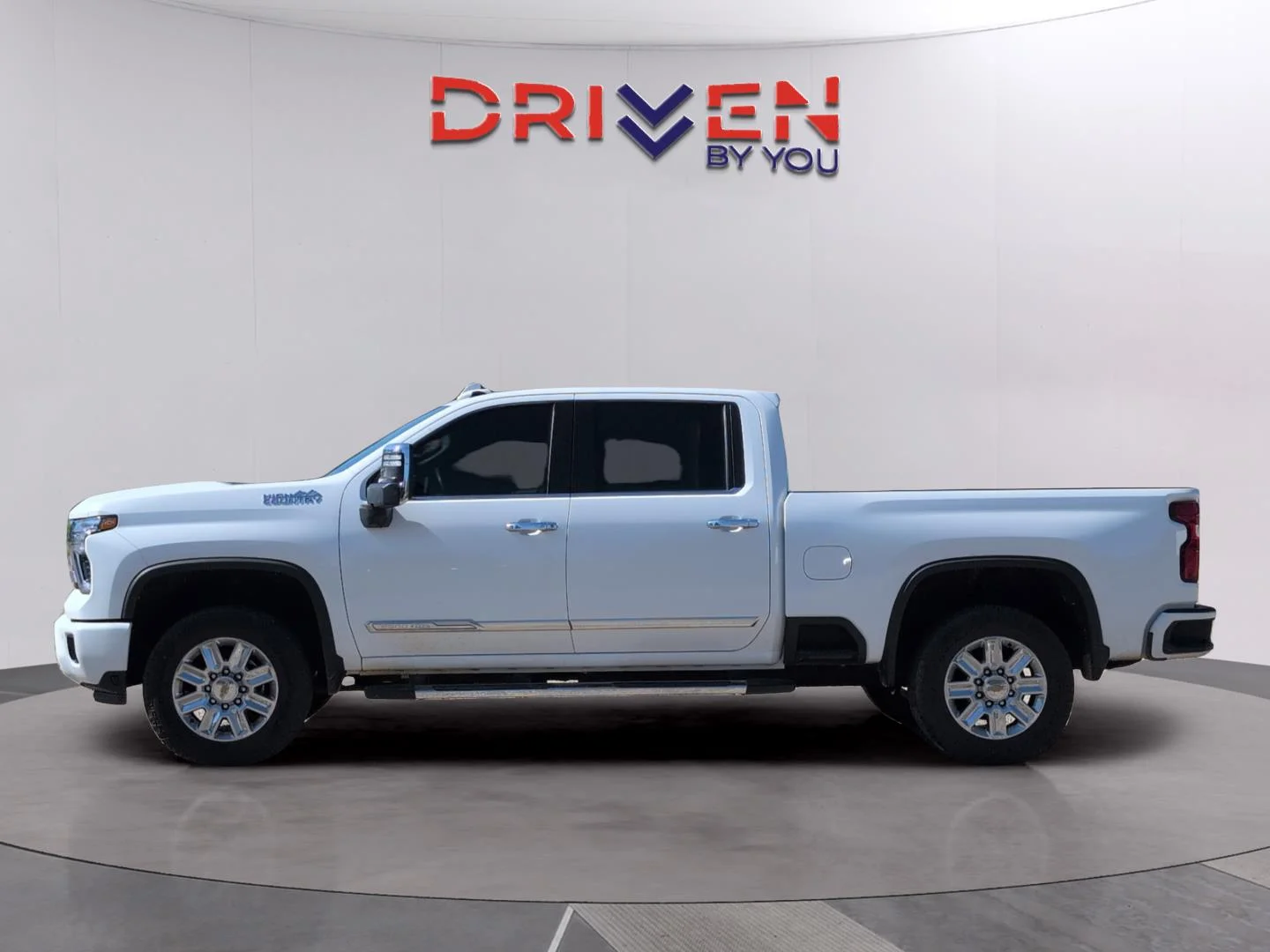 Used 2024 Summit White Chevrolet High Country image 2