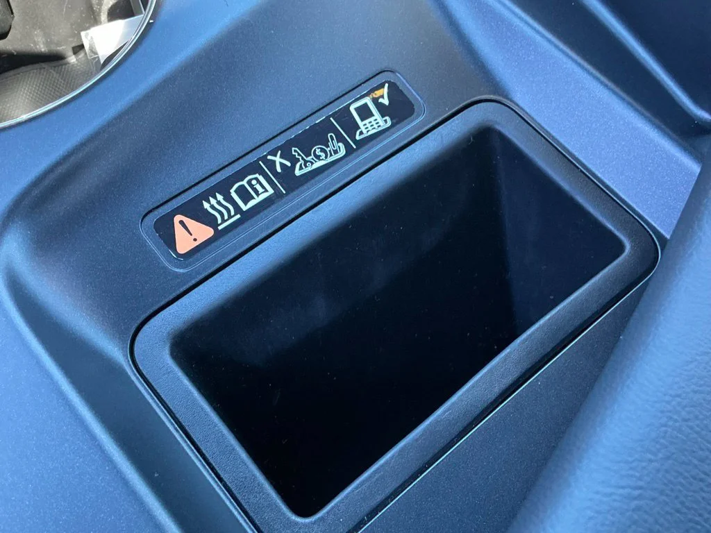 Used 2024  Acura Base image 39