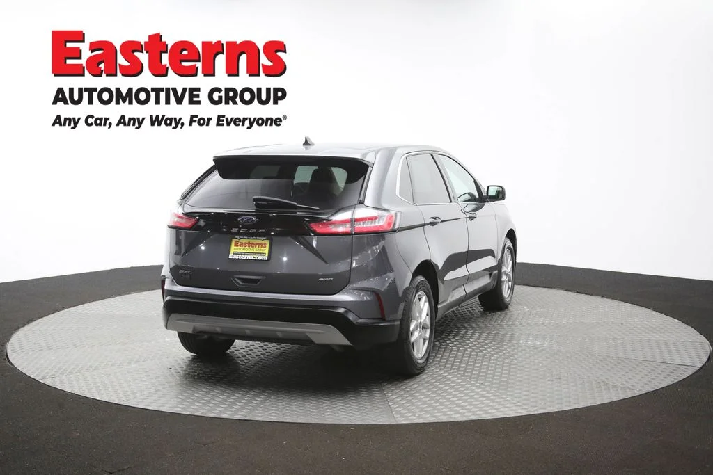 Used 2023 Gray Ford SEL image 39