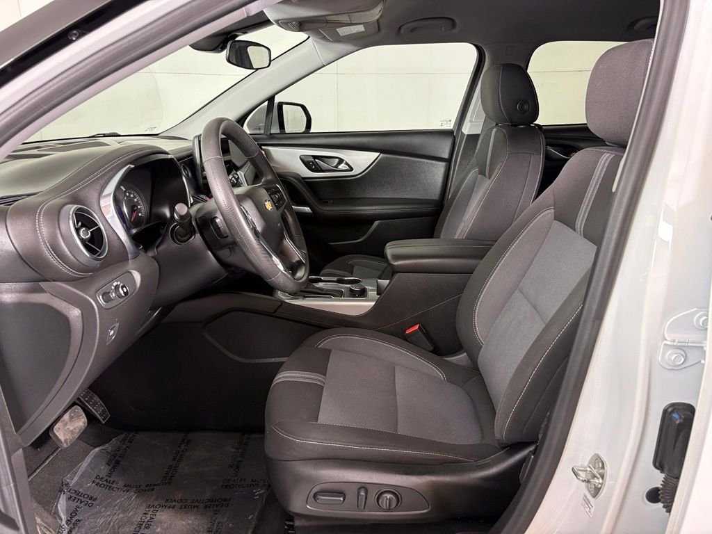 Used 2023 White Chevrolet LT image 17