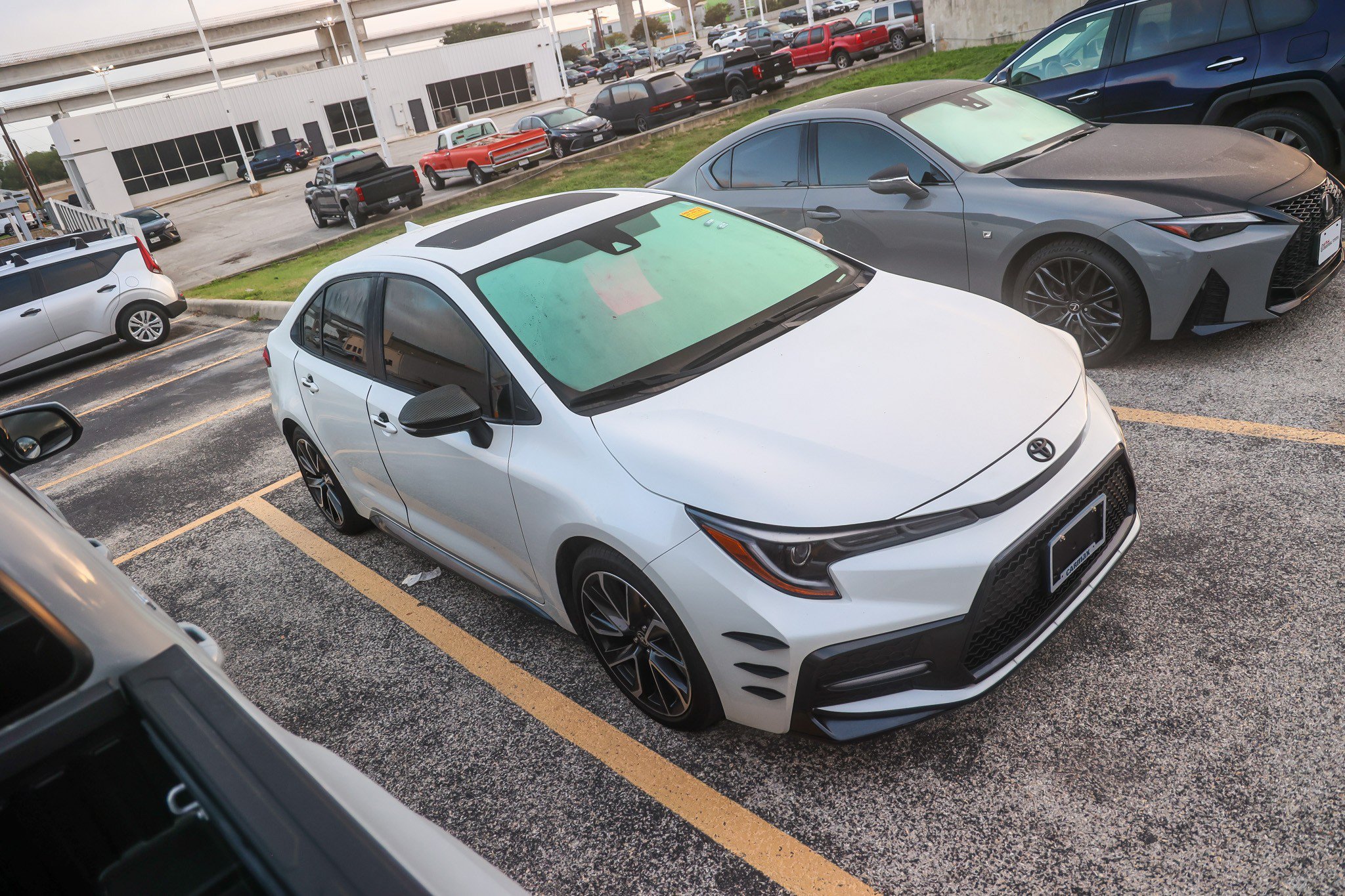 Used 2020 White Toyota SE image 6